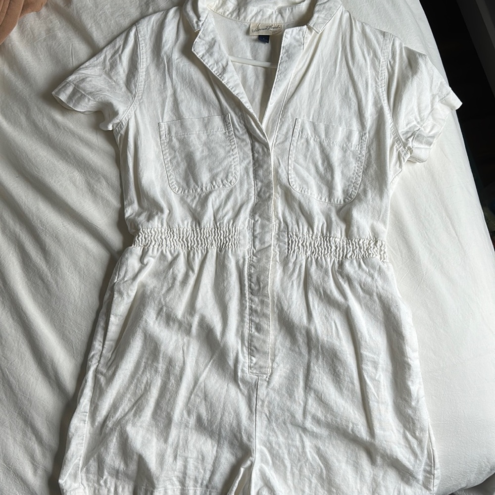 Universal Threads White Room Per - image 1